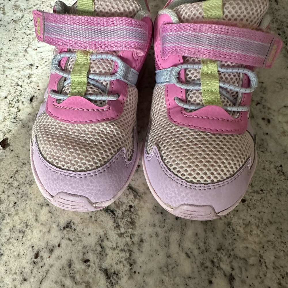 Stride Rite Made 2 Play Toddler Girl size 9.5W Pink Sneakers
